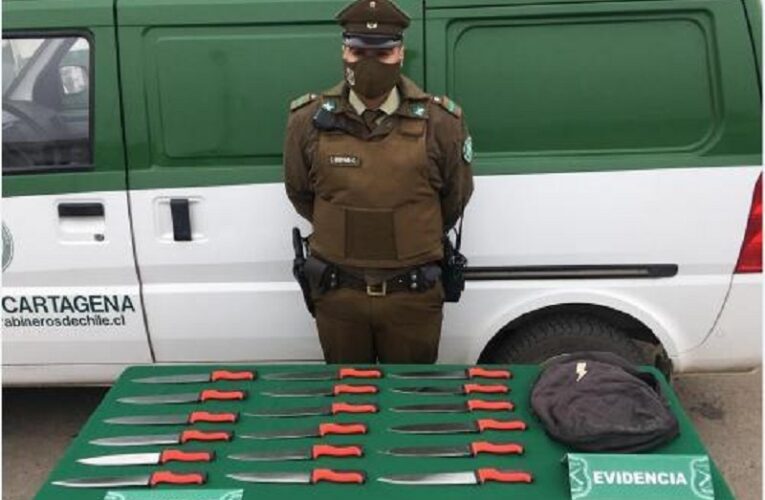 Detenido sujeto que portaba  una mochila con 18 cuchillos