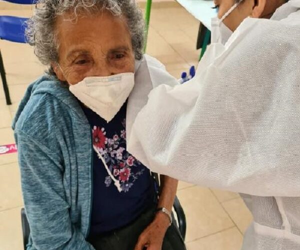 Más de 1.500 personas se inocularon durante segunda jornada de vacunación contra el Covid