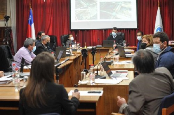 Director (s) del SSVSA y equipo técnico exponen sobre el nuevo hospital Claudio Vicuña ante Concejo Municipal de San Antonio