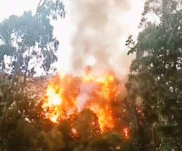 Incendio en vertedero ilegal movilizó a equipos de emergencia