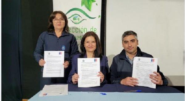 El Tabo firma convenio con SERNAPESCA para conservar y proteger especies marinas