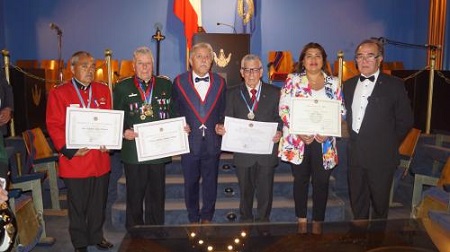 Gran Logia de Chile reconoce la labor de destacados servidores públicos en ceremonia en San Antonio