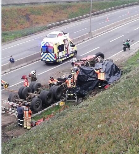 Conductor falleció tras volcamiento de camión en el Nuevo Acceso al puerto