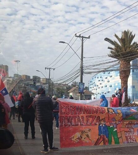 Habitantes de las tomas salieron a manifestarse contra el desalojo