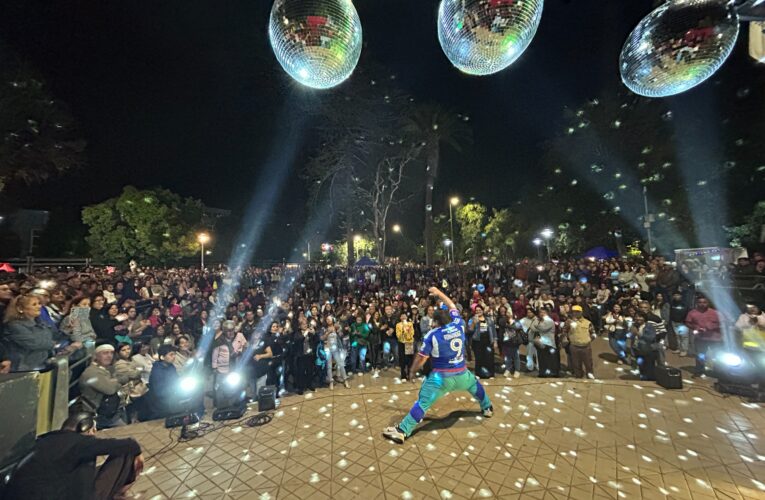 “Plaza de los 80” encantó a sanantoninos con una fiesta explosiva repleta de música, animación y entretención
