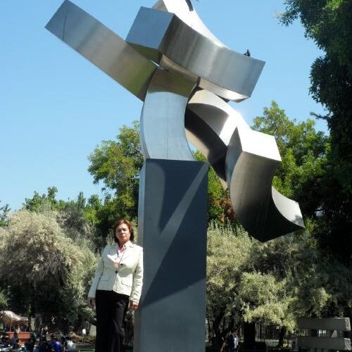 Postulan a la escultora María Cristina Pizarro al Premio Nacional de Artes