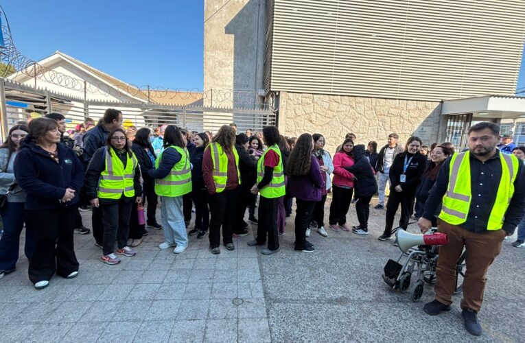 Cesfam Barrancas realiza simulacro de incendio con la participación de personal y pacientes