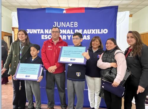199 estudiantes de Cartagena reciben nuevos computadores