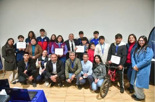 Algarrobo entrega Beca Deportiva a 16 deportistas destacados