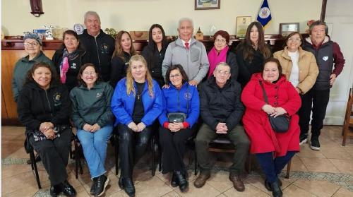 Autoridades del Municipio sanantonino se reúnen con representantes de conjuntos folclóricos de la comuna