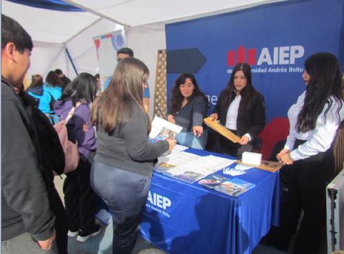 Más de mil jóvenes participaron en la nueva versión de la Feria Vocacional de San Antonio