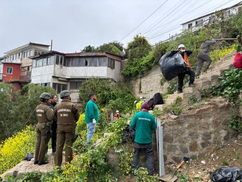 Cartagena realiza operativo para recuperar sector El Atún