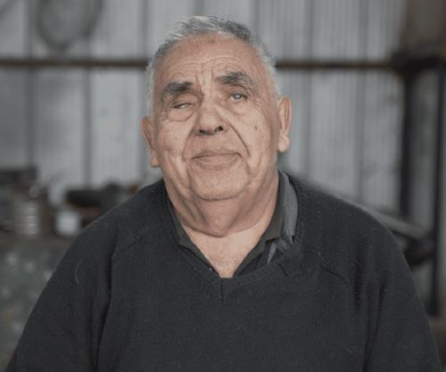Mecánico ciego de 78 años que sigue reparando autos en su casa de Llolleo, ganador de Cumple Tu Sueño de Banigualdad